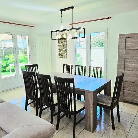 Maison Familiale & Confortable Proche بيت للعطل