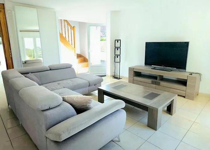 Maison Familiale & Confortable Proche